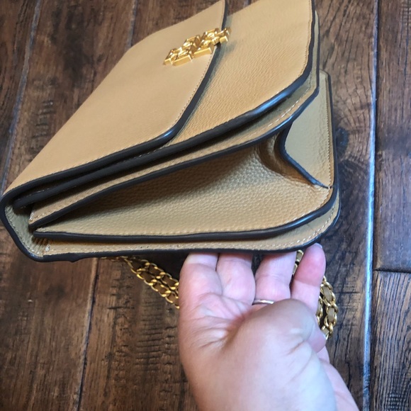 Tory Burch Tan Shoulder Bag with Gold Accents - Picture 3 of 7